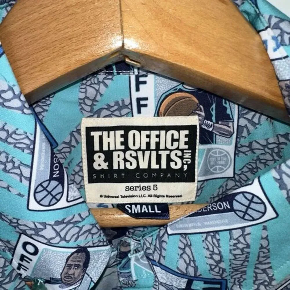 NWT RSVLTS Shirt Mens‎ S The Office Blue Short Sleeve Button Up Basketball Card